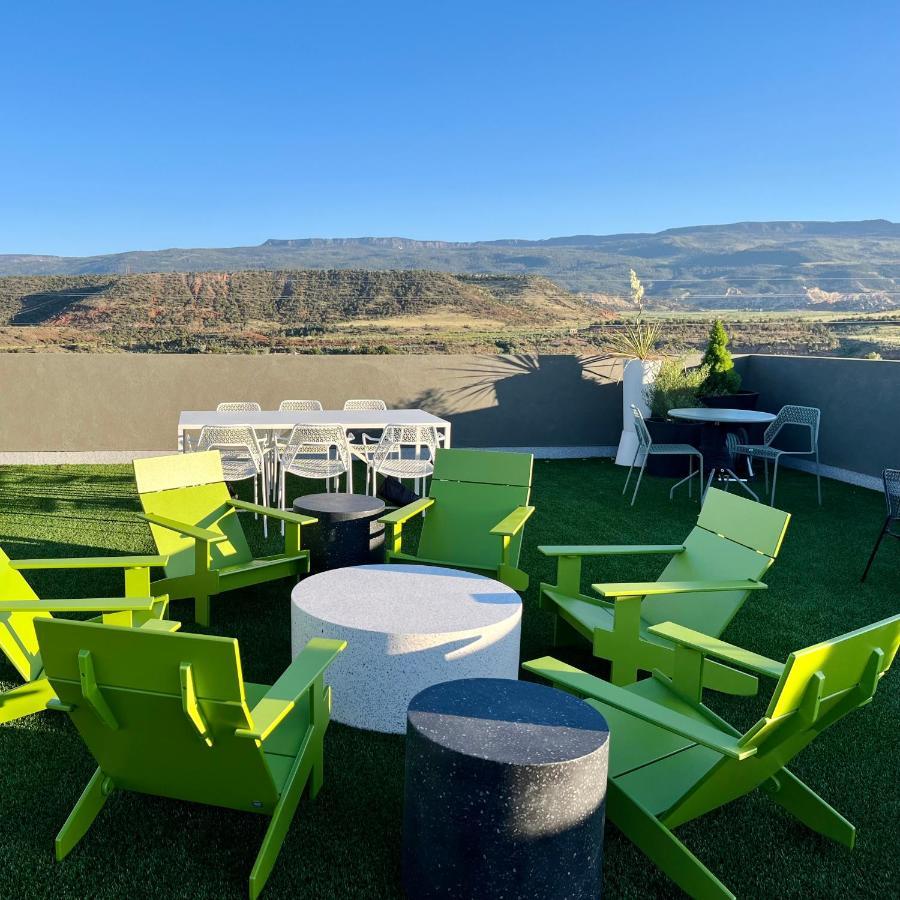Skyview Hotel Torrey Extérieur photo